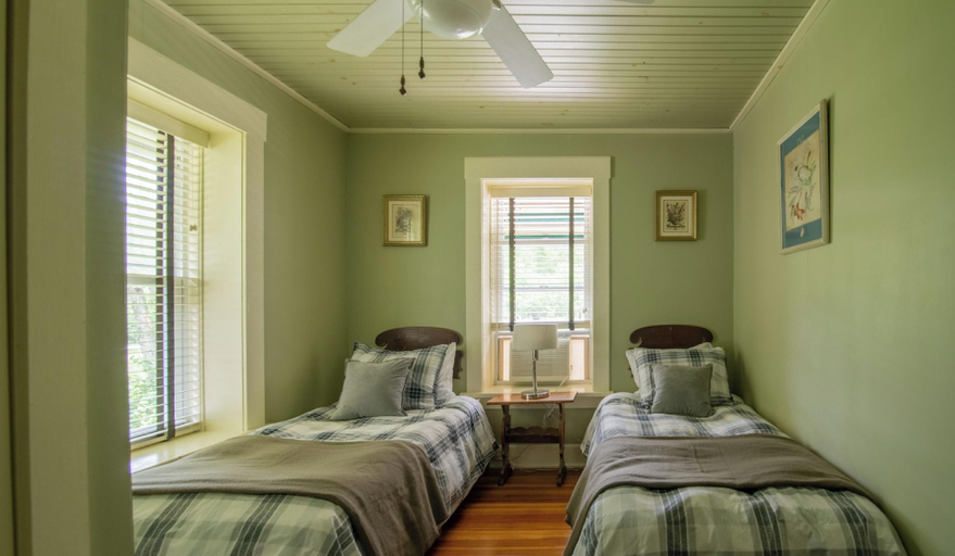 Bedroom 3, Antrim Streamside, Sullivan