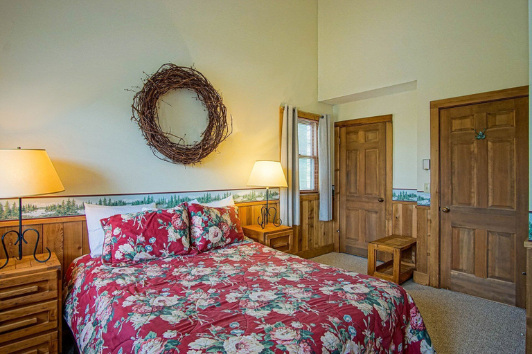 Room 3, Whistlepunk 40 Bavaria`s Finest-1 Bedroom With Loft, Slope Side, Pocahontas