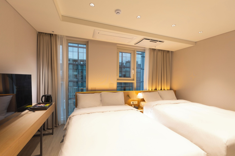 Room 3, SL Hotel Myeongdong, Jung