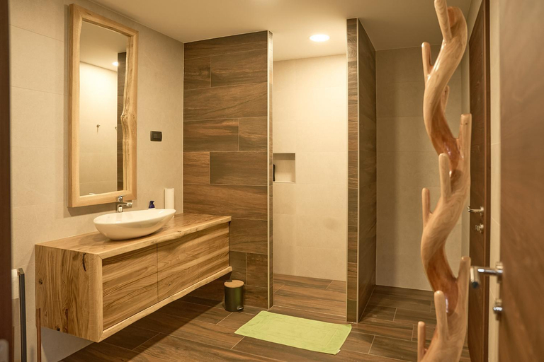 Shower 4, Vila Vinita, Sveti Jurij