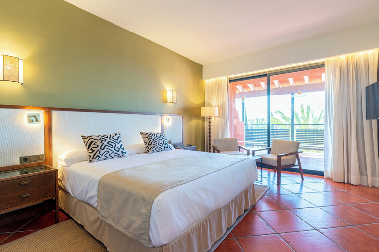 Bedroom 3, Puerto Antilla Grand Hotel, Huelva