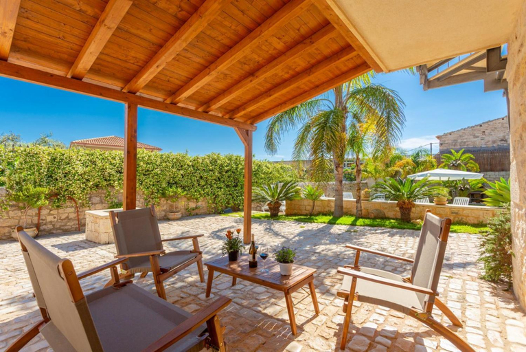 Others 4, Villa Aziz, Ragusa