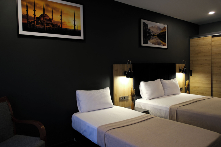 Bedroom 4, Burç Airport Hotel, Merkez
