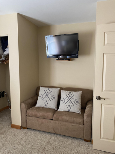 Living area 5, Camp 4 #7: 2 Bedrooms, 2.5 Baths: Slope Side, Gas Fireplace, Pocahontas