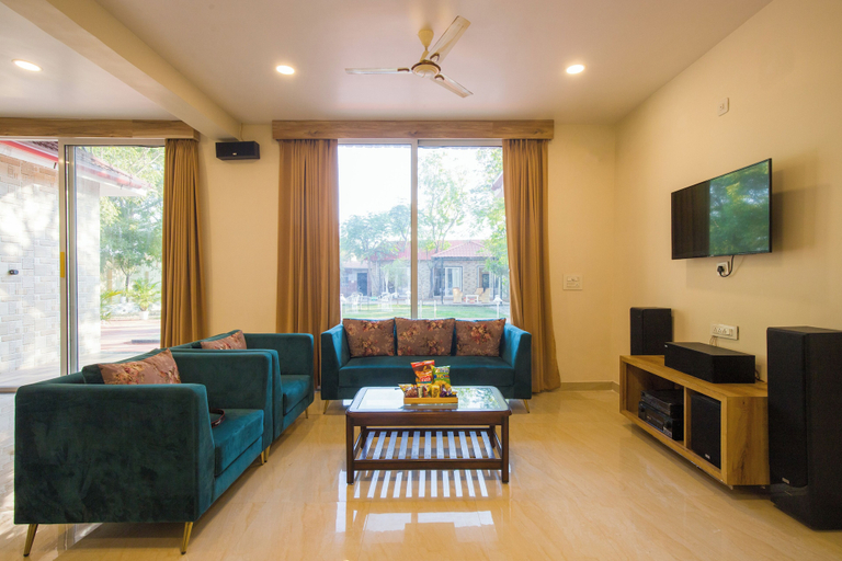 Interior 3, Alaya Stays 5BHK Roohmon's Farm Pvt Pool, Udaipur