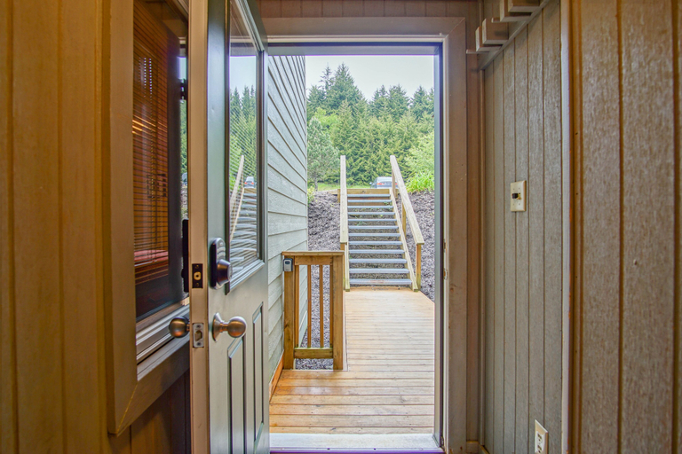 Interior 4, Powderidge 60: Slope Side, Fireplace, Spacious Deck, Pocahontas