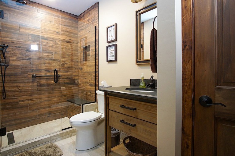 Bathroom 2, Whistlepunk 20 Wilderness Hideaway, Slope Side, Spacious 2 Br Condo, Pocahontas