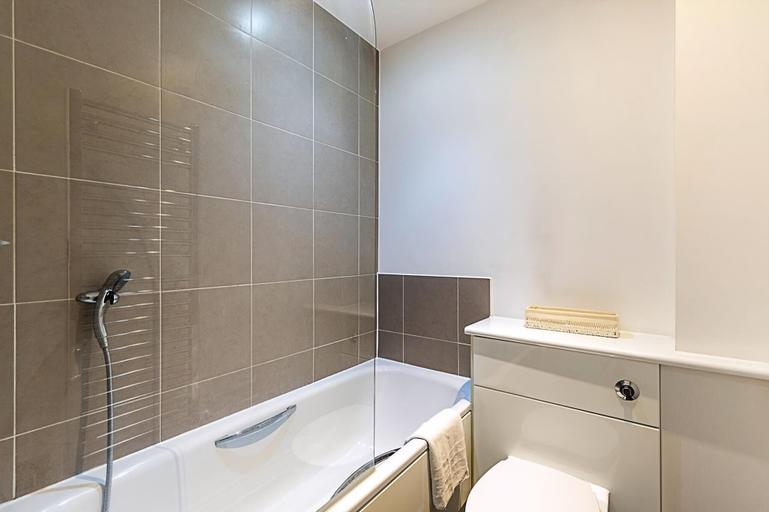 Bathroom 4, Bright Battersea Apartment, London
