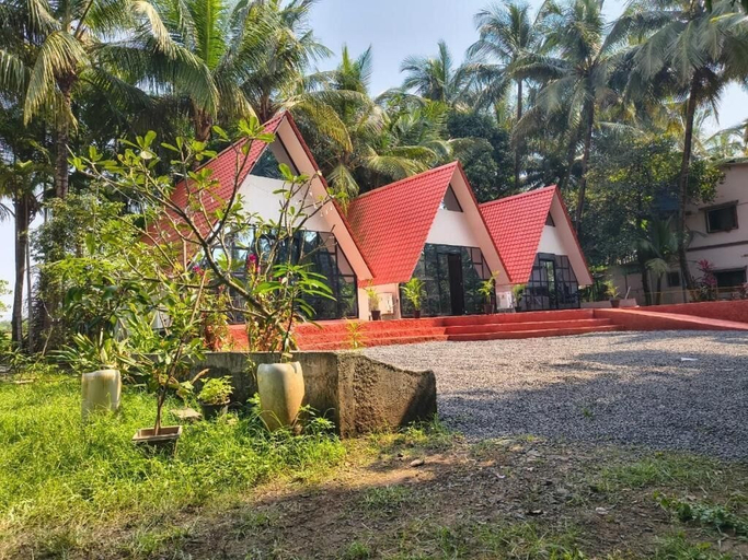 Front of property 5, Rustic Palms - Restaurant & Cabins, Raigarh