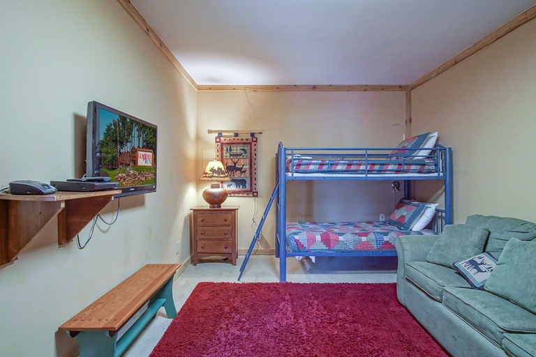 Living area 3, Loggers Run #8: 5 Bedrooms, 3.5 Baths, Pocahontas