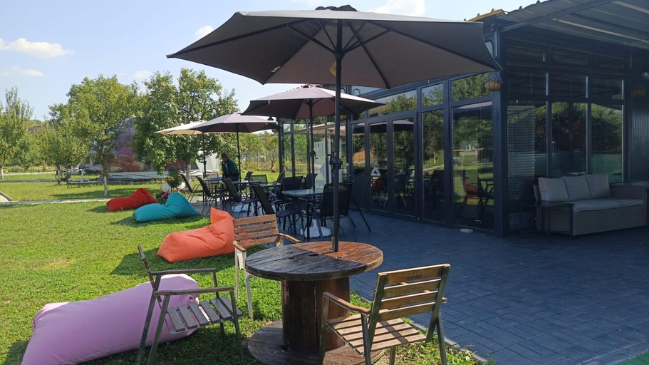 Others 3, Sun Garden Glamping Domes, Calimanesti