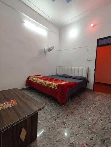 Room 4, Shubh Hotel, Allahabad