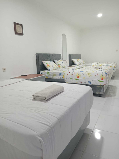 Room 2, Pakemsari Resort Hotel, Sleman