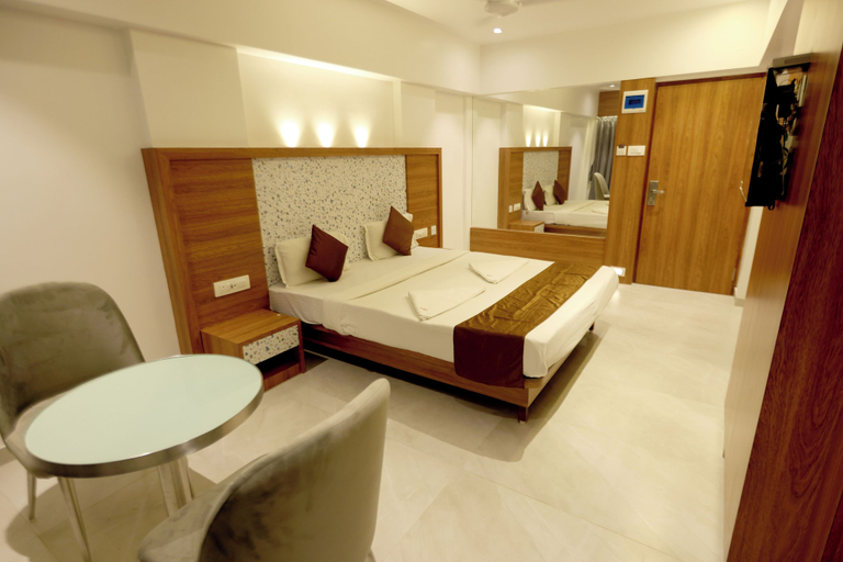 Room 5, Host Inn Mumbai Airport, Mumbai Suburban