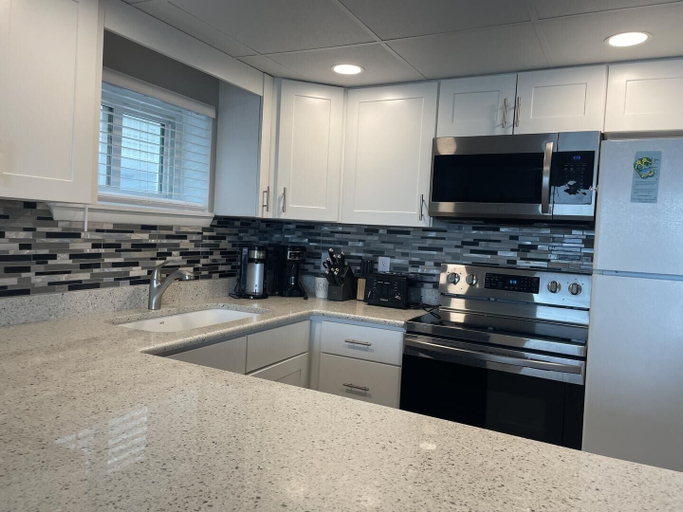 Private kitchen, Thunder Island 61B, Worcester