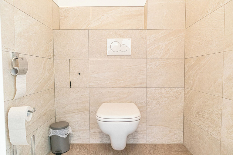 Bathroom 5, Elegant 2BR 1LR Modern Apt Donaustadt, Wien