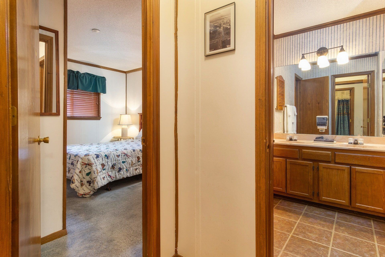 Interior, Summit 304c, Snow White Summit 3 Br Walk to Slopes & Village, Pocahontas