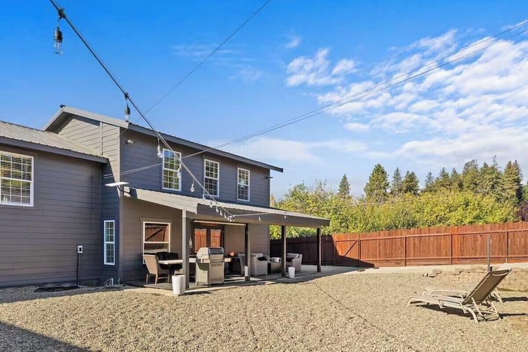 Terrace/patio 5, The Three Bears Retreat - King suites, Kittitas