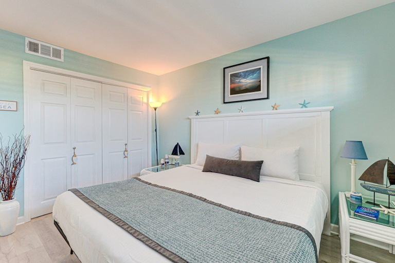 Room 2, 0405 My Happy Place 1 Bedroom Home, New Hanover