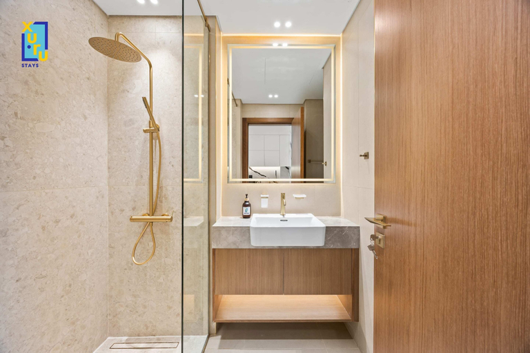 Bathroom 2, The Velvet Apex Studio w/ Jacuzzi Trillionaire, Dubai