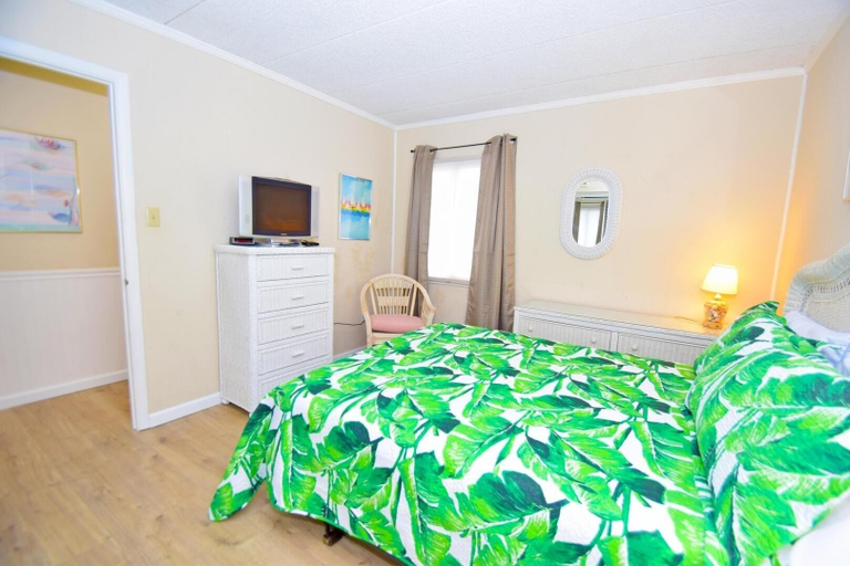 Room 2, Shore Lea 102 1 Br condo by RedAwning, Worcester