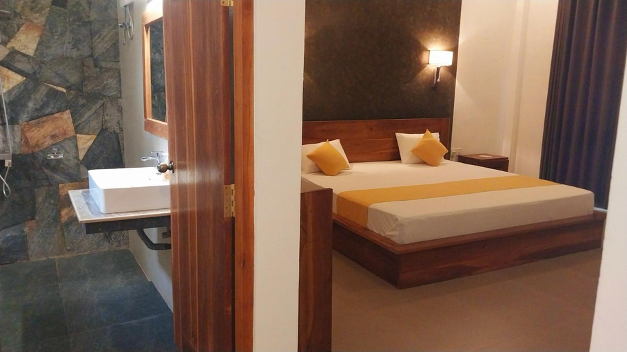 Others 3, Lina Hotel, Hingurakgoda