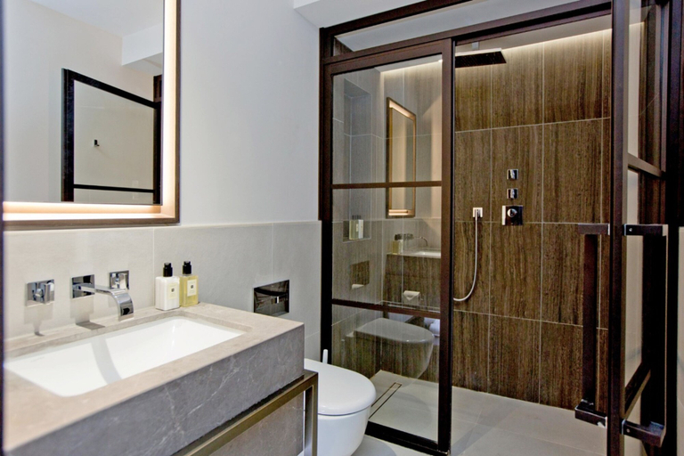 Bathroom 3, 1-bed Executive Apt 206, London