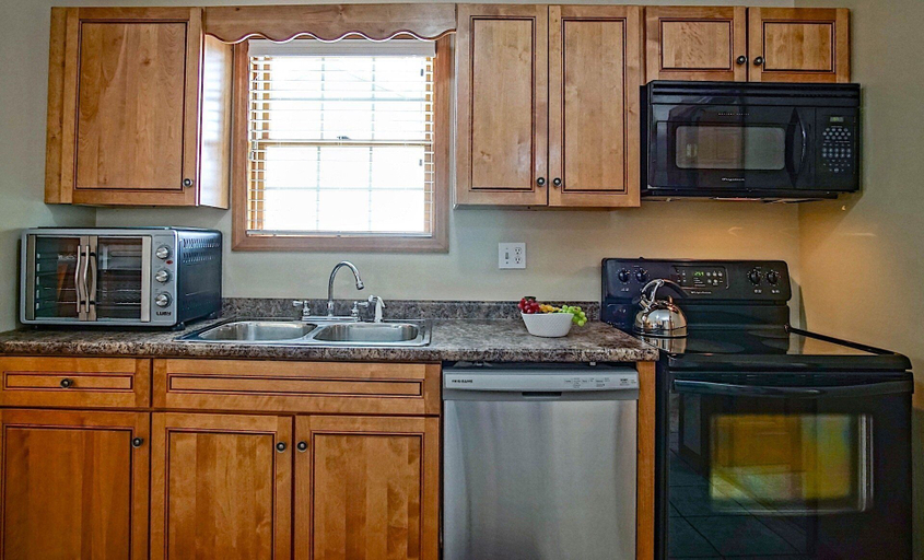 Others 5, Creekside E17, Frisco Kid Retreat Jacuzzi Sleeps 11, Pocahontas