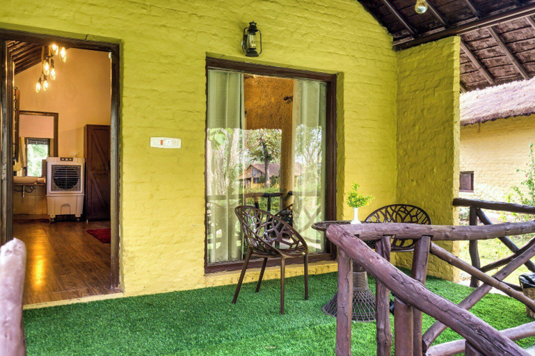 Room 2, Bijrani Jungle Cottages by CYJ, Nainital