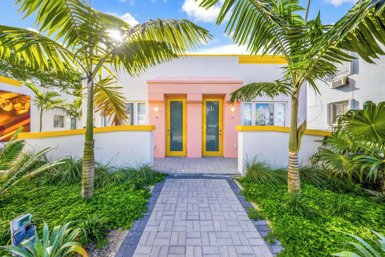 Exterior 2, El Jardin Inn, Miami-Dade