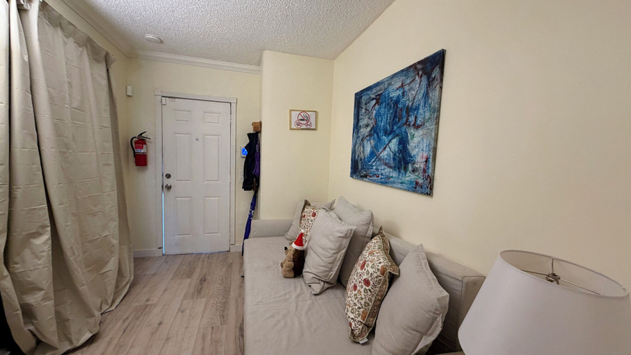 Living area 5, Suarez Art Stay Coconut Grove Miami Home with free Parking, Miami-Dade