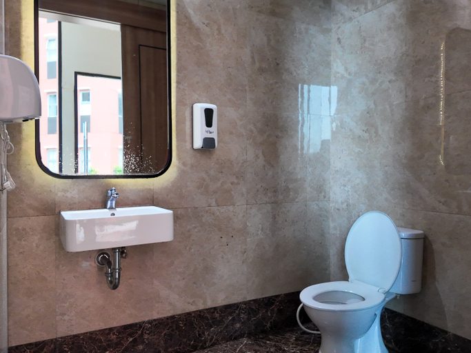 Bathroom 5, Neovala at Apartemen Transpark Juanda, Bekasi