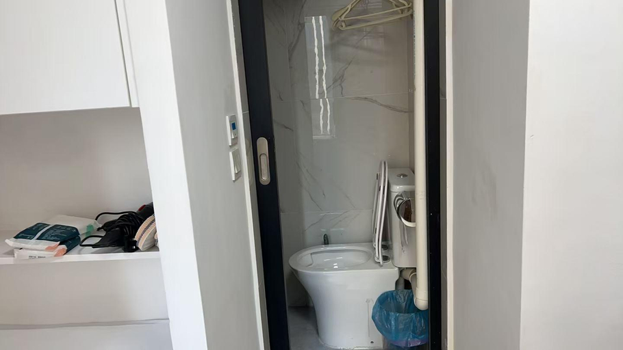Bathroom 3, Ruby international Service apartment Room C, Kowloon