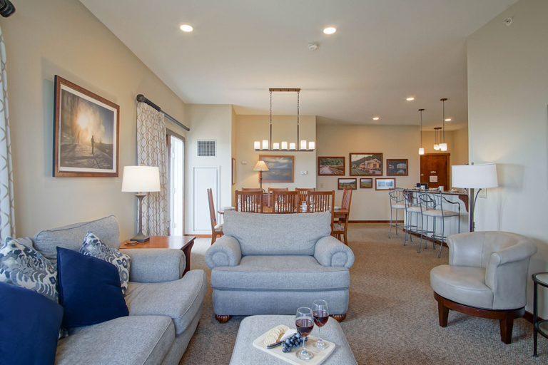 Living area 5, Soaring Eagle #404: 3 Bedroom 2 Bath Corner Penthouse, Pocahontas