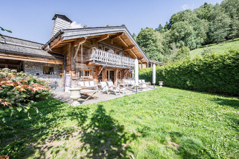 3, Luxury Stay – Comfortable Chalet with Jacuzzi, Haute-Savoie