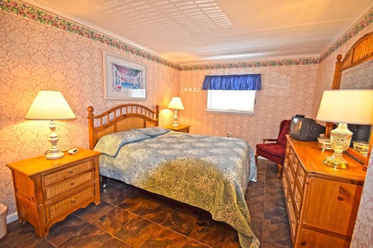 Room 2, Thunder Island 10A, Worcester
