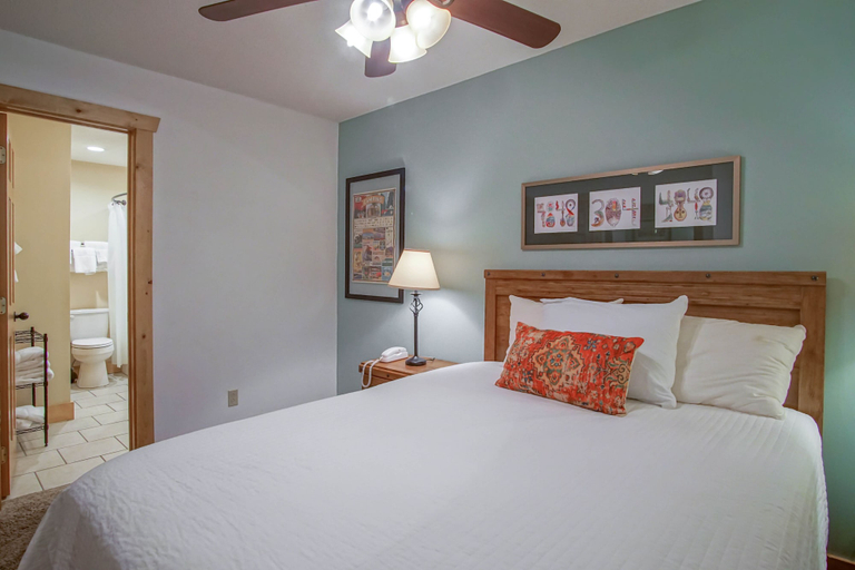 Room 5, Summit 307d 3Br Condo Close to the Village, Pocahontas