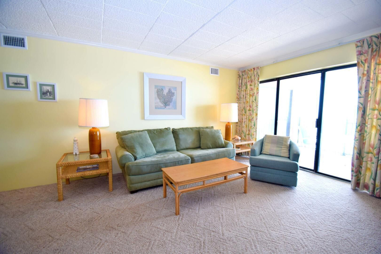 Living area 3, Ocean Hideaway 607 by RedAwning, Worcester