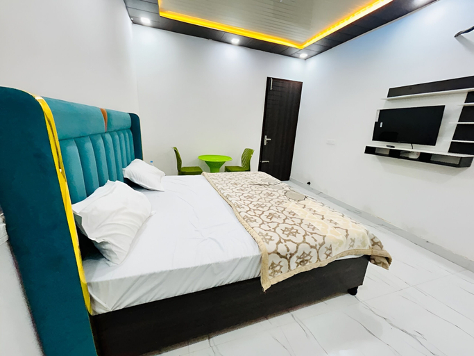 Room 5, Brothers Hotel, Panchkula