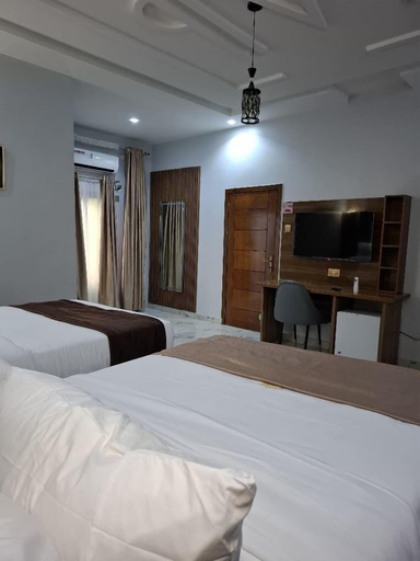 Room 5, Nice-mason Serene and Suites, Ikpoba-Okha