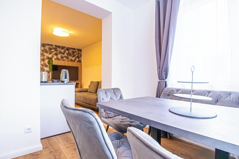 Living room 3, Comfy 1BR 1LR Apt Donaustadt Zones, Wien