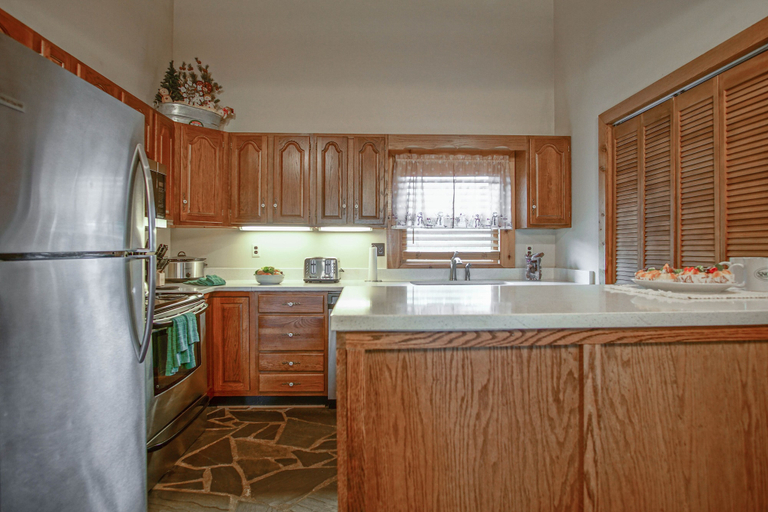 Private kitchen 2, Whistlepunk #12: 4 Bedroom, 3 Bath: Slope Side, Wood Fireplace, Pocahontas