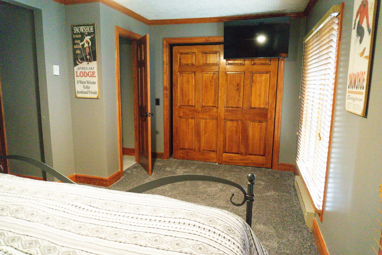 Room 3, Stemwinder #8:3 Bedroom/3.5 Bath Slopeside, Pocahontas