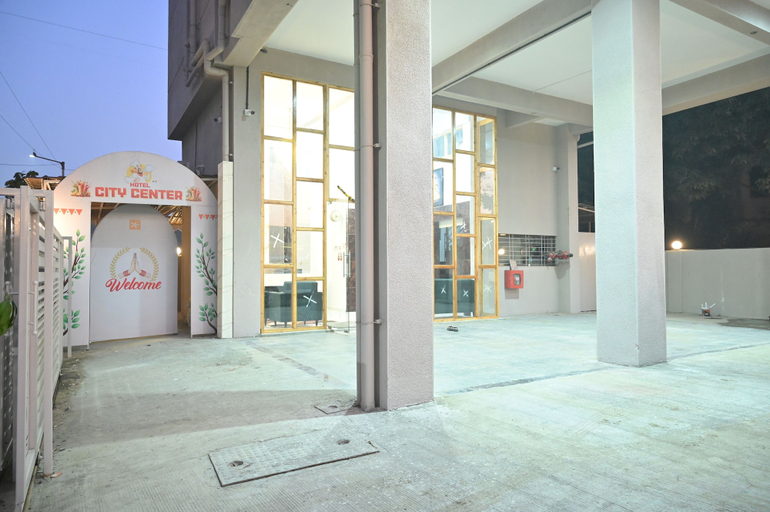 Front of property, Hotel City Center Executive Magarpatta, Pune