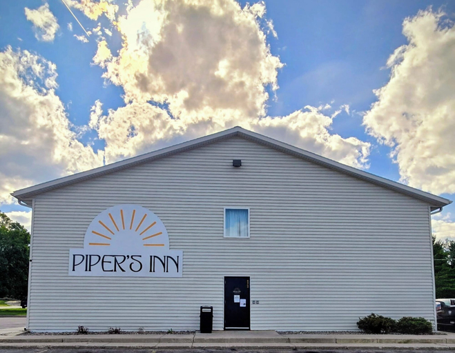 Exterior & Views 2, Piper's Inn, Clearwater