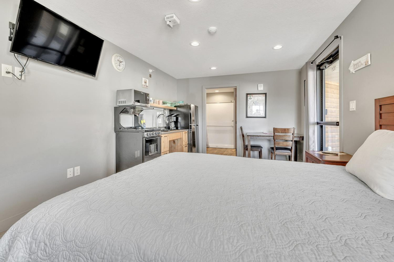 Bedroom 2, Big Spirit Resort, Dickinson