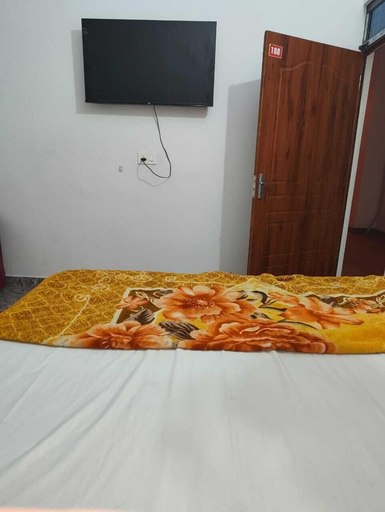 Room 5, Shubh Hotel, Allahabad