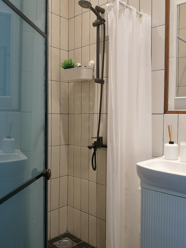 Bathroom 4, Little garden, Bahla