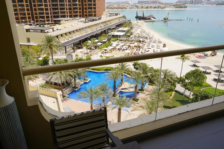 Balcony 5, Highend Shoreline Prestige Palm Jumeirah, Dubai