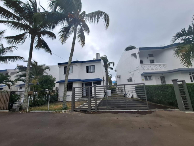 Others 2, Beachfront Villa near Mont Choisy Beach